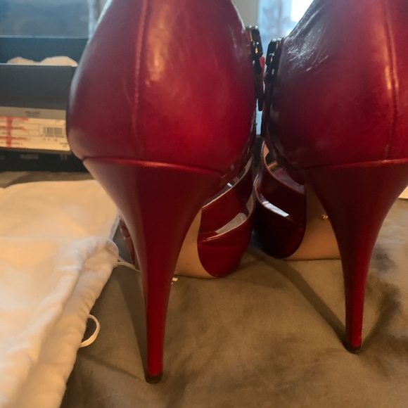 Prada Red Leather Cutout Pumps Size 39 - Picture 14 of 16